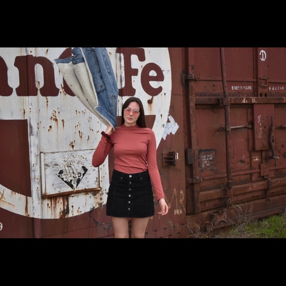 Meet your Posher, Haley - Picture 2 of 2